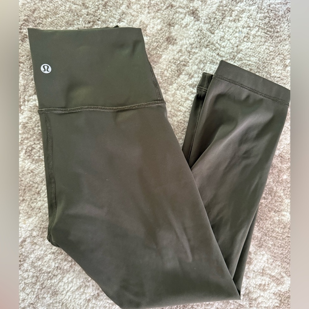 Lululemon Wunder Under 7/8 leggings size 4